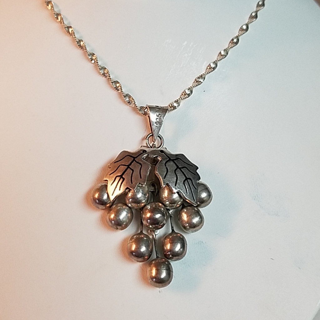 925 Sterling Mexico Grape Pendant Necklace 135$